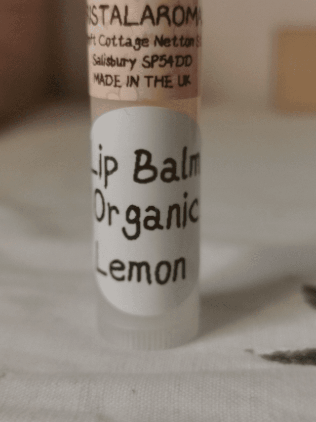 Lip Balm   Organic Lemon  (organic ingredients)   4g